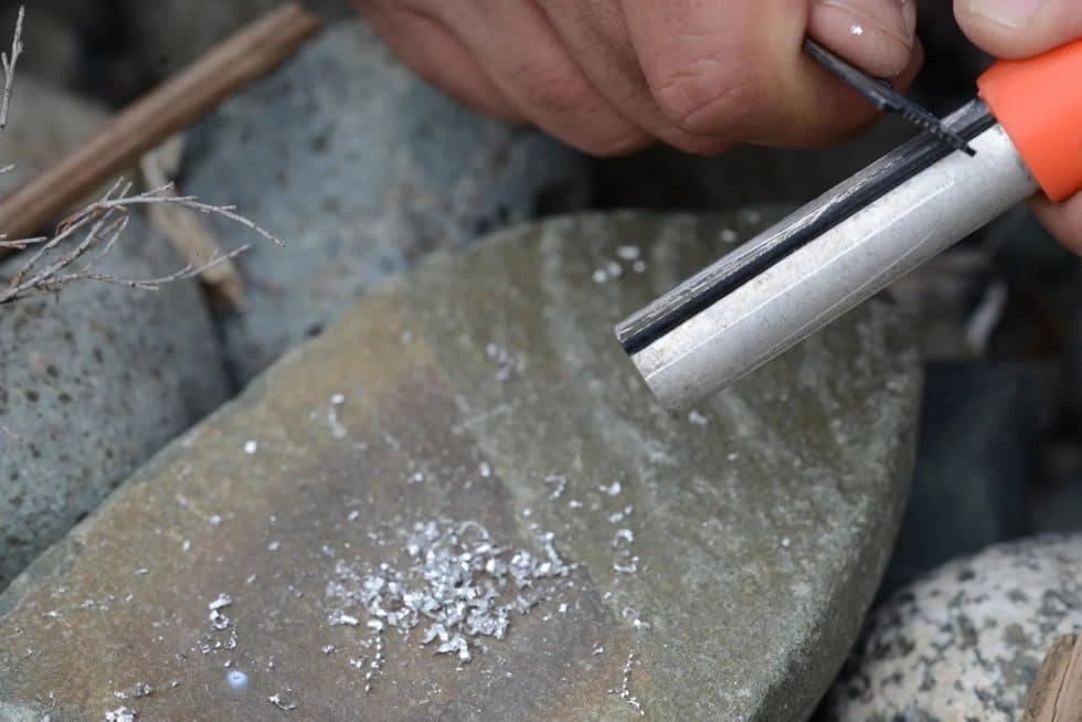 pedernal para un fuego en la naturaleza