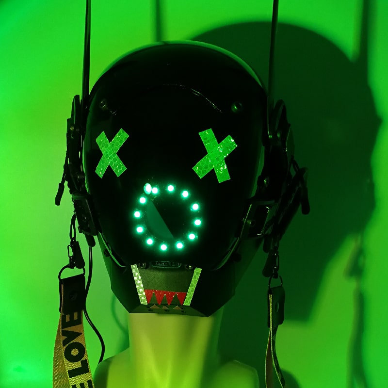 RAVE HELMET PARTY LIGHTING en la cabeza